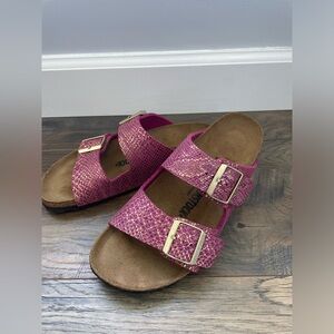 Birkenstock Arizona Women Sandal size:39/8 Color Dark FuchsiaNarrow